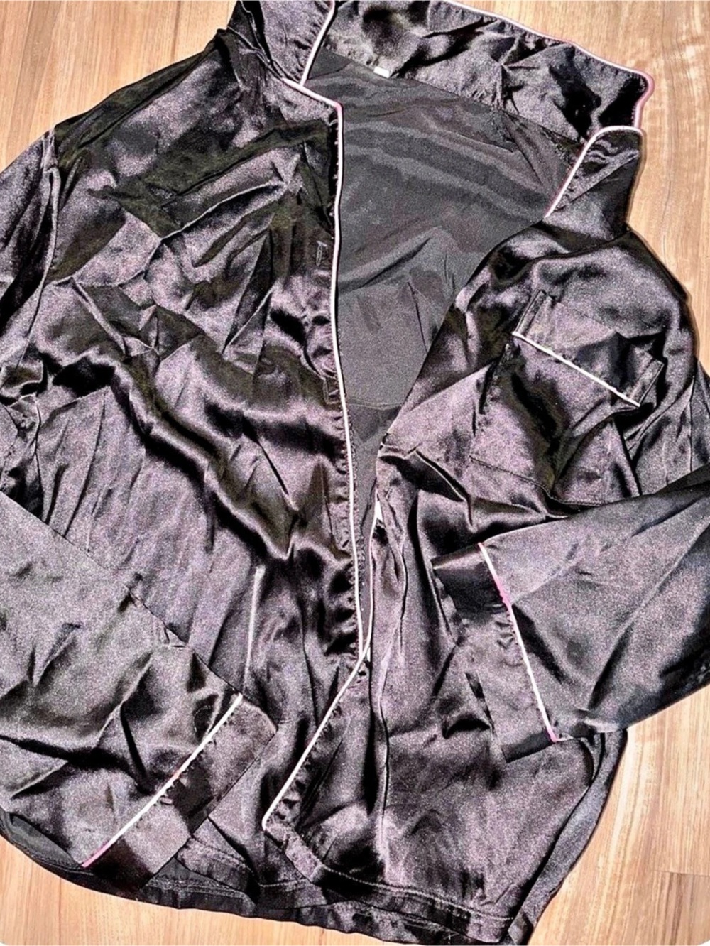 Black Satin-Effect pajama top
